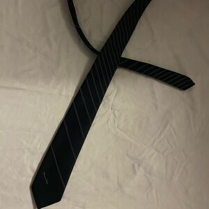 Oscar de la Renta Elegant Blue tie